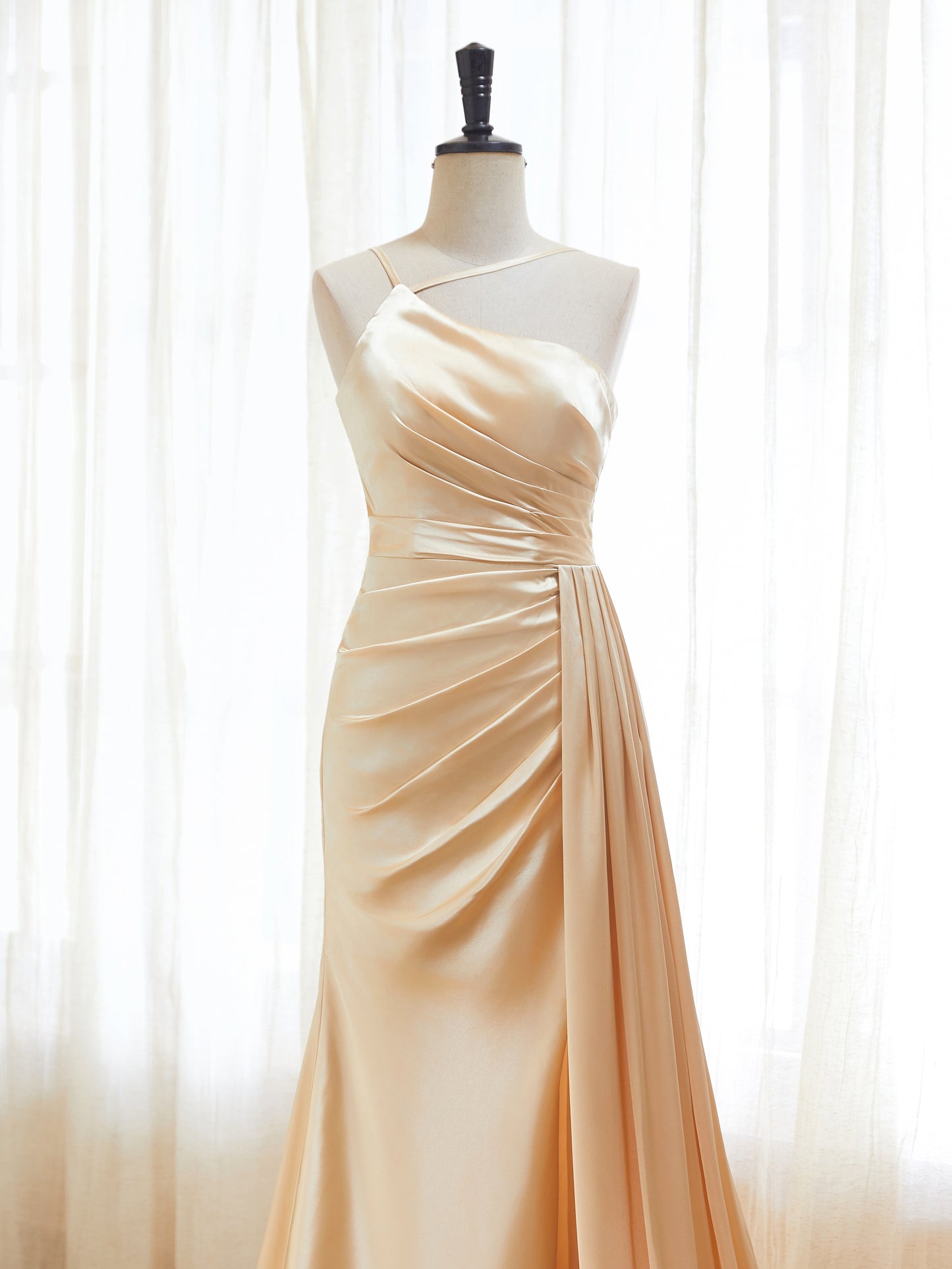 One Shoulder Prom Dresses 2025 Satin Mermaid Ruched Bridesmaid Dress with Side Train