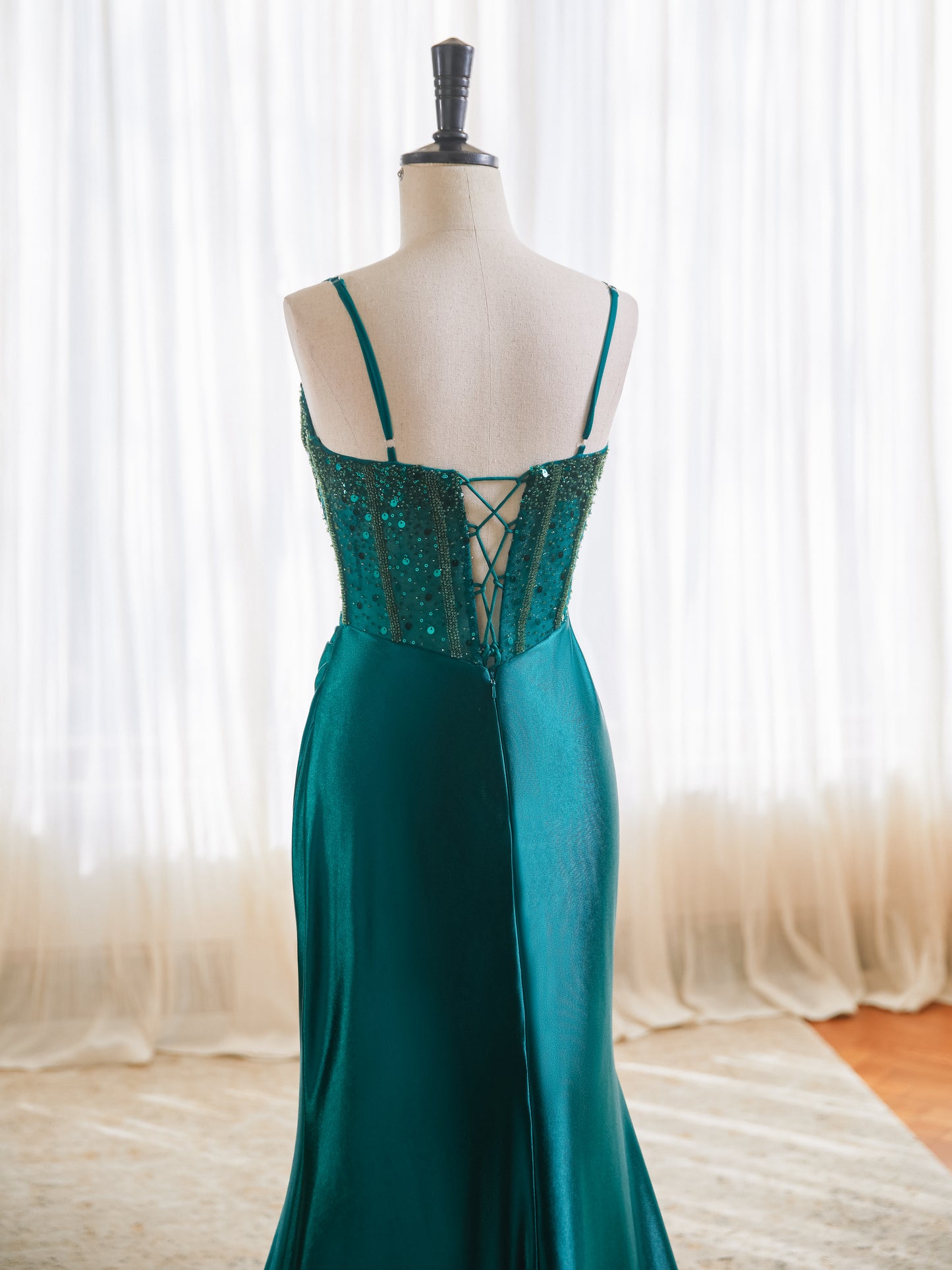 Silk Satin Prom Dresses for Women 2025 Beaded Applique Spaghetti Straps Mermaid Formal Evening Gowns with Slit