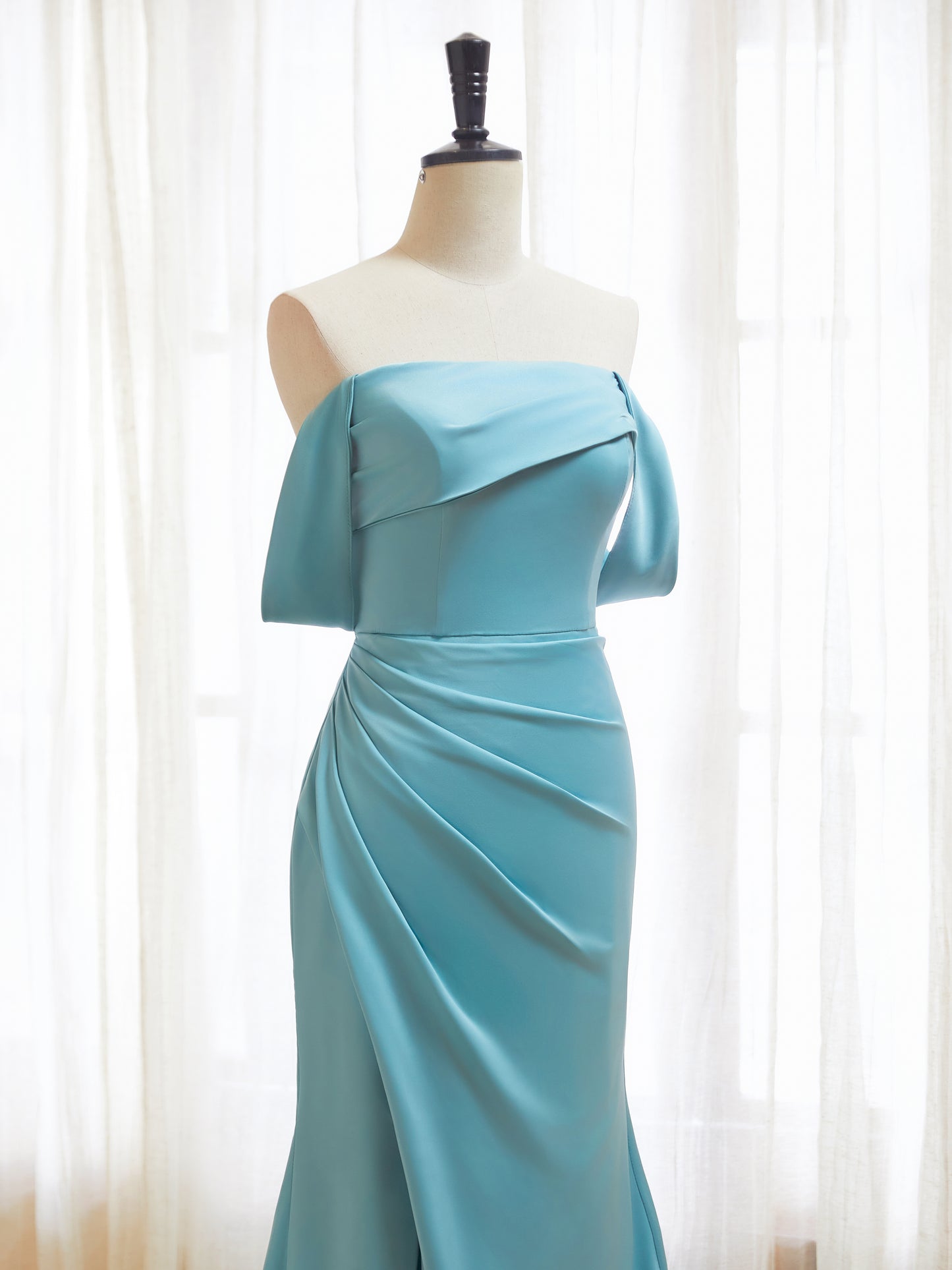 Off The Shoulder Satin Bridesmaid Dresses for Women Long Mermaid Pleated Prom Dresses with Slit