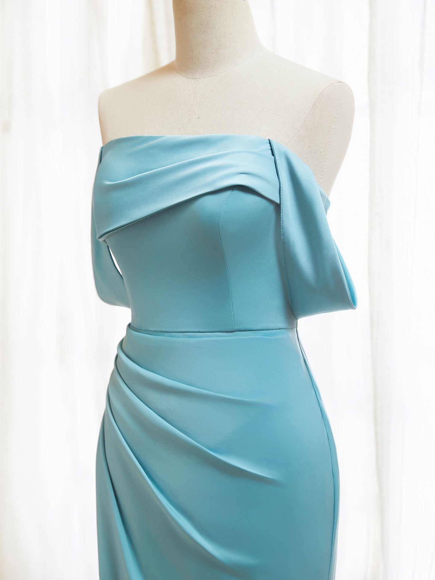 Off The Shoulder Satin Bridesmaid Dresses for Women Long Mermaid Pleated Prom Dresses with Slit