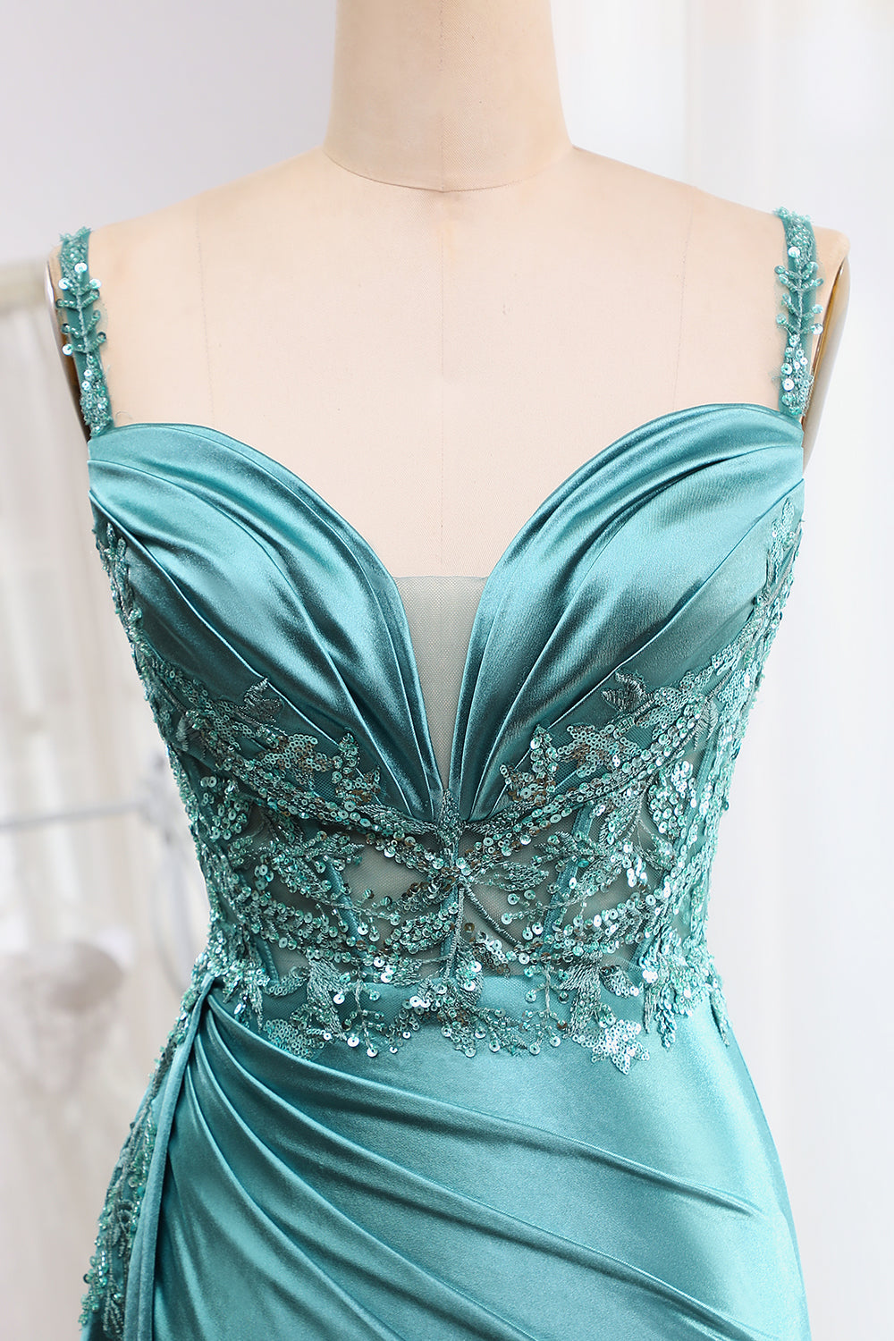 V Neck Satin Prom Dresses Long Mermaid Lace Evening Gown with Slit Pleated Bodycon Formal Dress with Tail