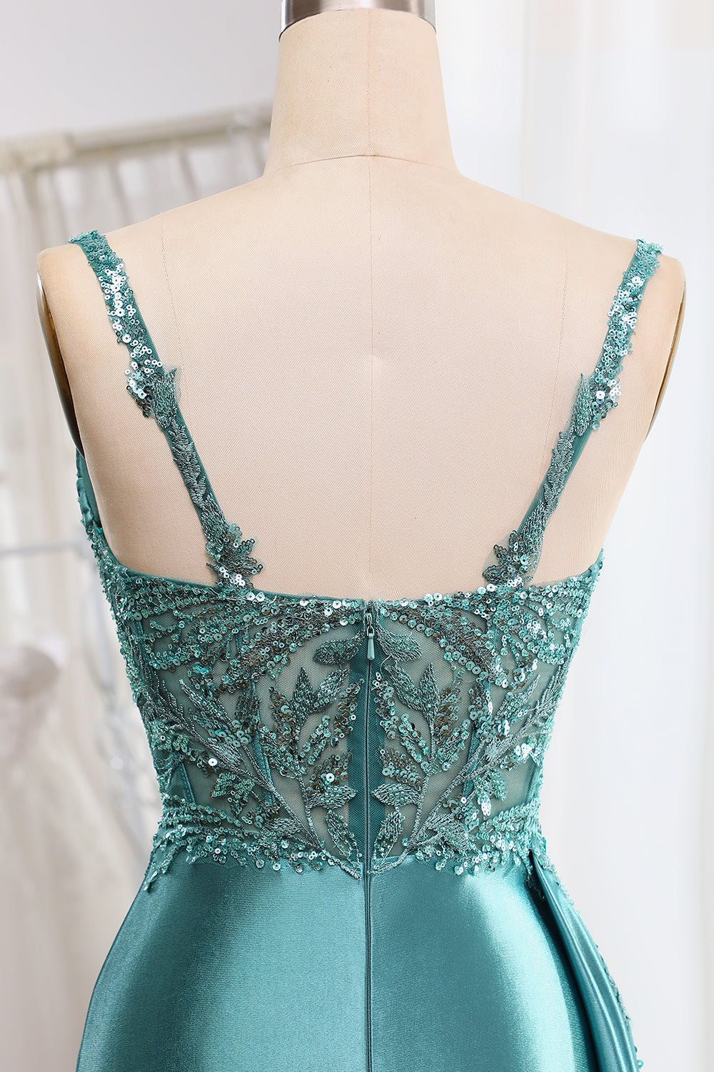 V Neck Satin Prom Dresses Long Mermaid Lace Evening Gown with Slit Pleated Bodycon Formal Dress with Tail