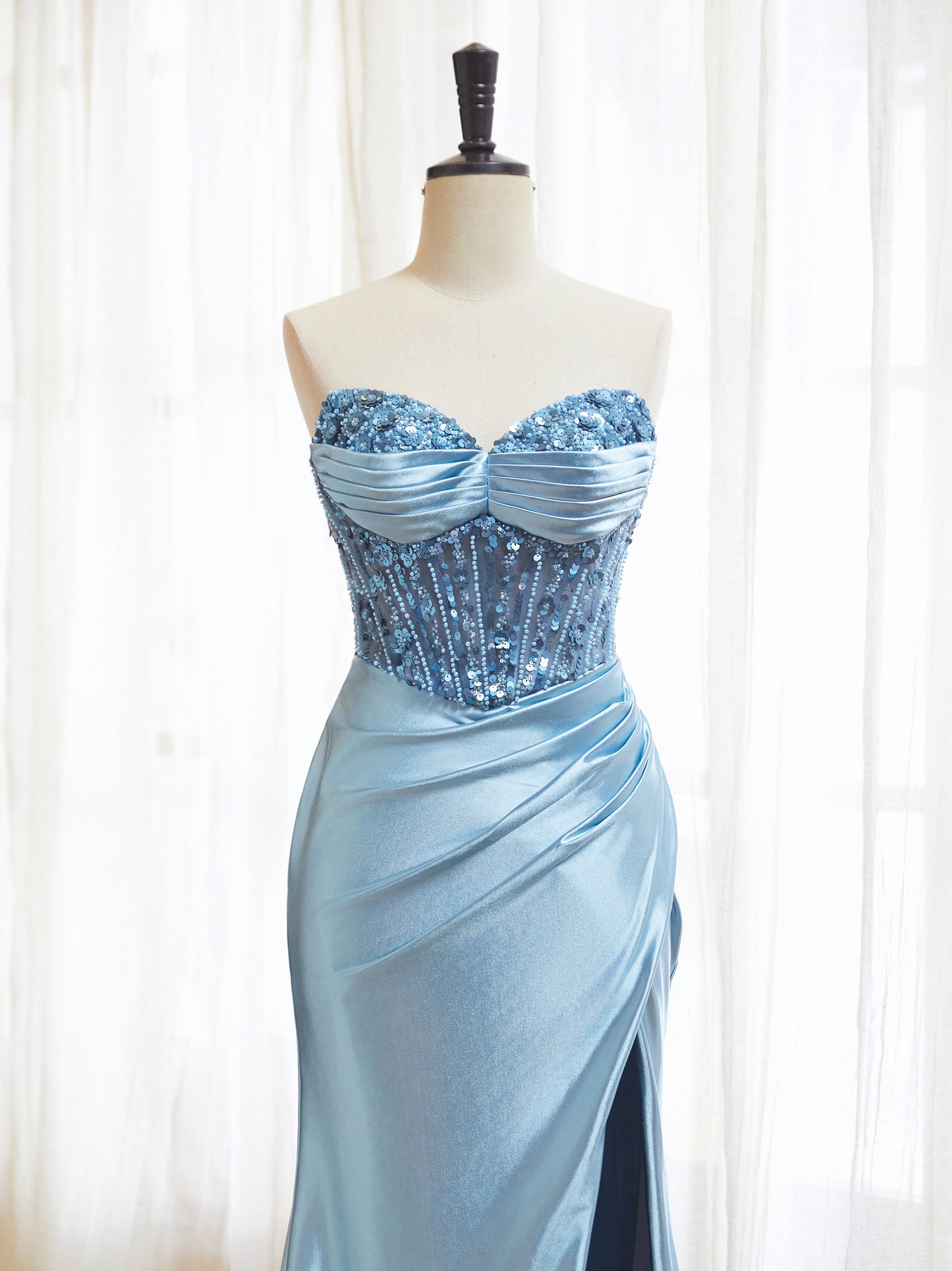 Spaghetti Straps Satin Prom Dresses with Slit 2025 Long Mermaid Corset Beaded Sequin V-Neck Ruched Evening Gowns